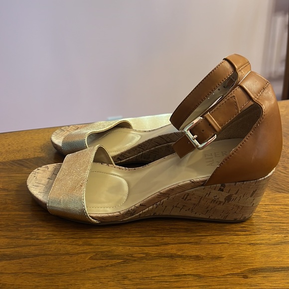 Naturalizer Wedges Cork, Gold, Brown Size 10 - Picture 2 of 7